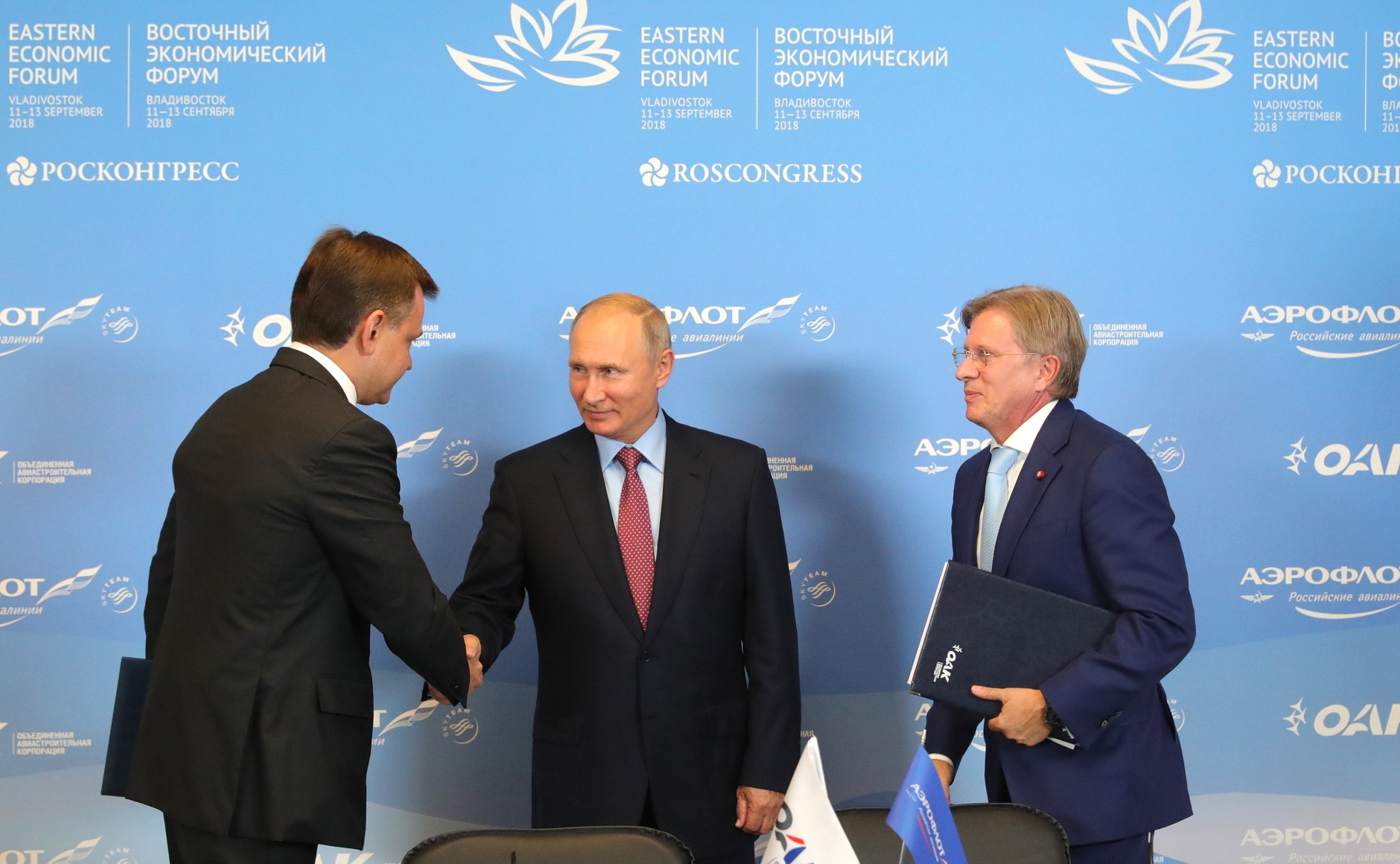 Aeroflot and UAC sign agreement for 100 Superjet 100 aicraft