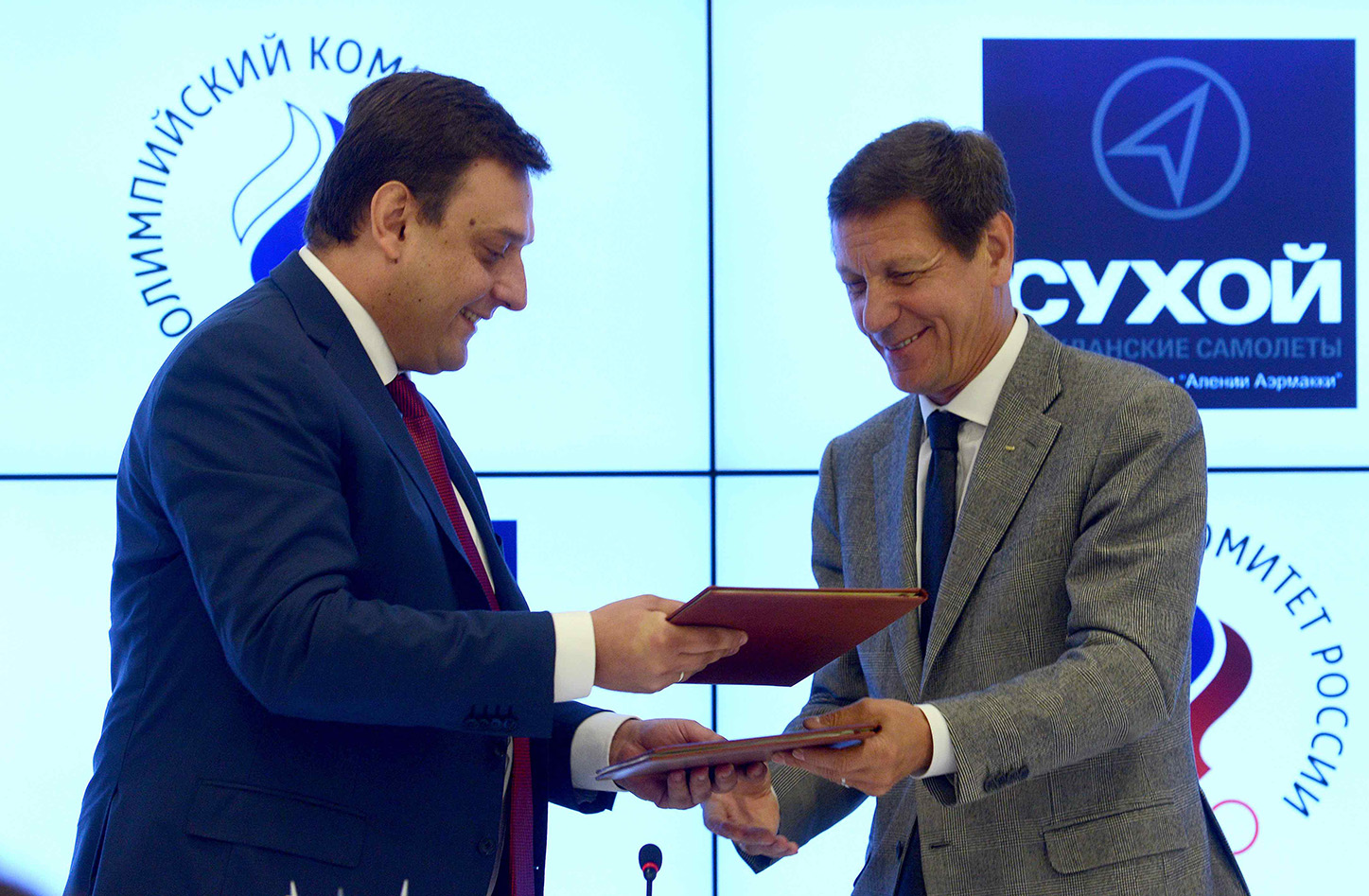 Sukhoi Superjet becomes official aircraft of Russian Olympic Team